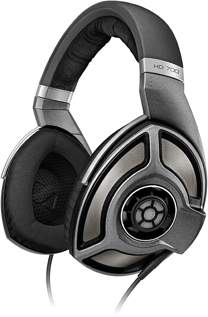 HD 700